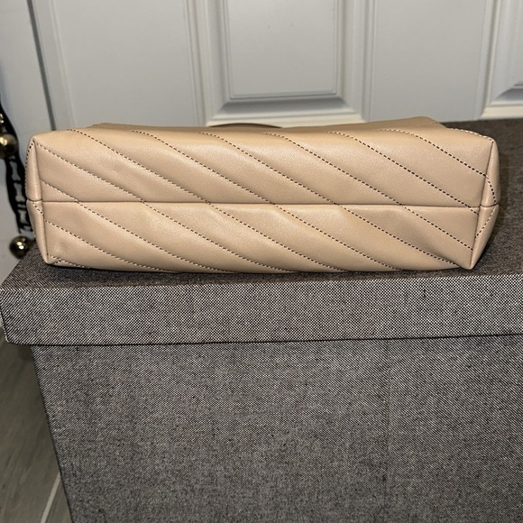 NWT Tory Burch Kira Chevron Convertible Shoulder Bag. Devon Sand. - Picture 3 of 7